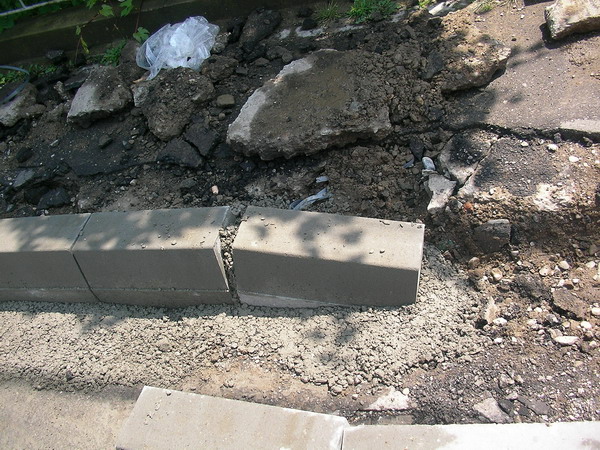 montat borduri str I Creanga  5.jpg
